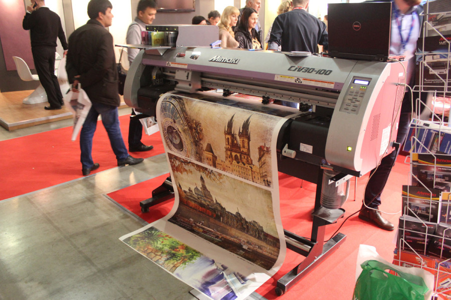 Широкоформатный пьезоструйный плоттер фирмы Mimaki