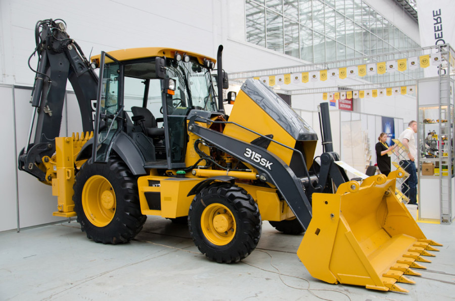 Экскаватор-погрузчик John Deere 315sk Экскаватор-погрузчик John Deere 315sk
