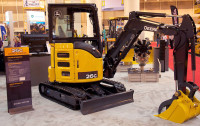 Мини-экскаватор John Deere 26G